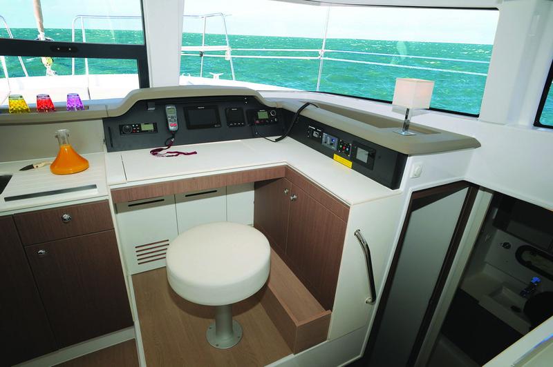 Book yachts online - catamaran - Bali 4.1 - Iris - rent
