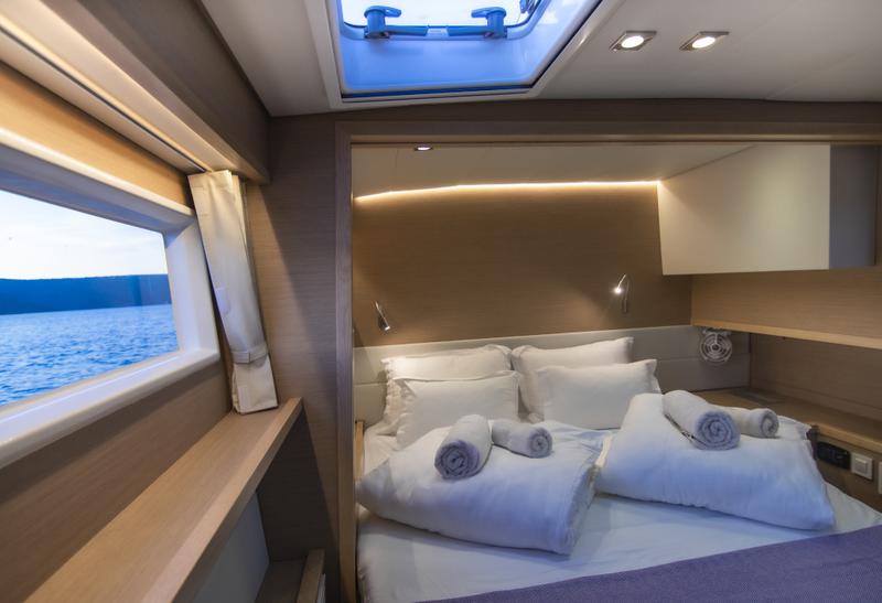 Book yachts online - catamaran - Lagoon 560 - Cool Change - rent