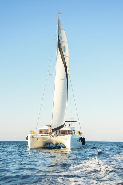 Book yachts online - catamaran - Lagoon 42 - Aenaos - rent