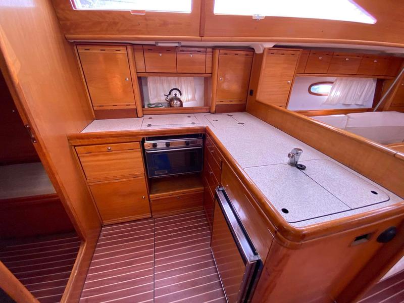 Book yachts online - sailboat - Bavaria 44 Vision - Maria Christina - rent