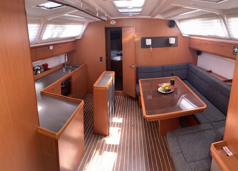 Book yachts online - sailboat - Bavaria Cruiser 46 - Astro - rent