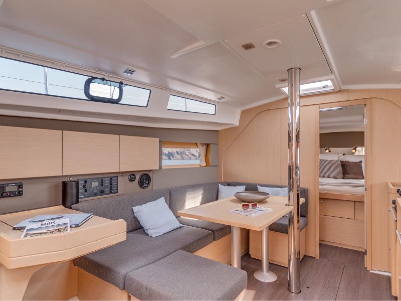 Book yachts online - sailboat - Oceanis 38 - MOIN - rent