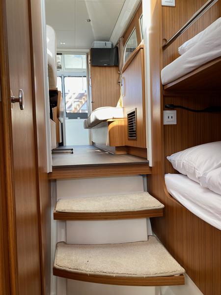 Book yachts online - motorboat - Greenline 33 - Dalen - rent