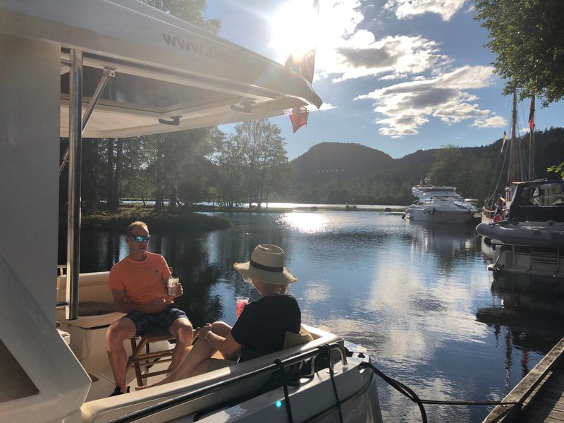Book yachts online - motorboat - Greenline 39 - Helgeroa - rent