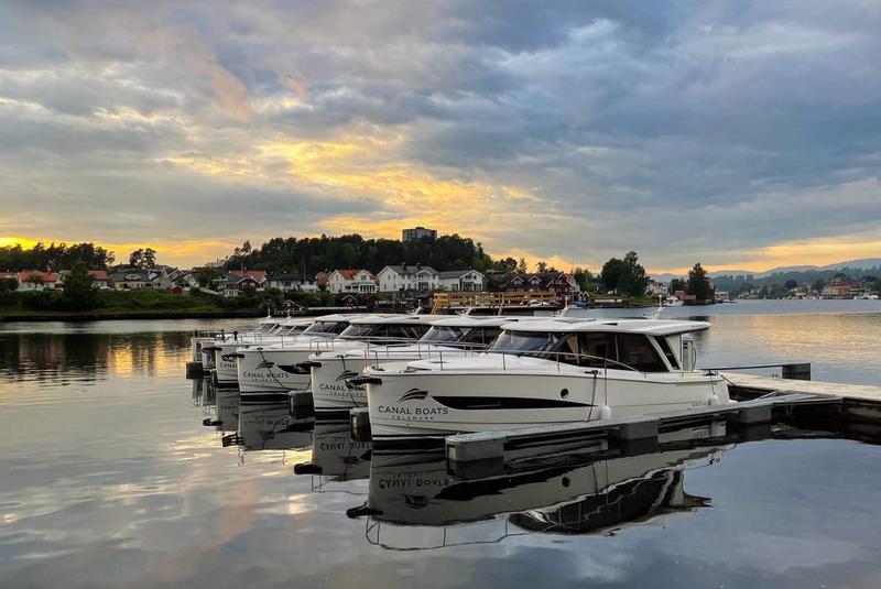 Book yachts online - motorboat - Greenline 39 - Helgeroa - rent
