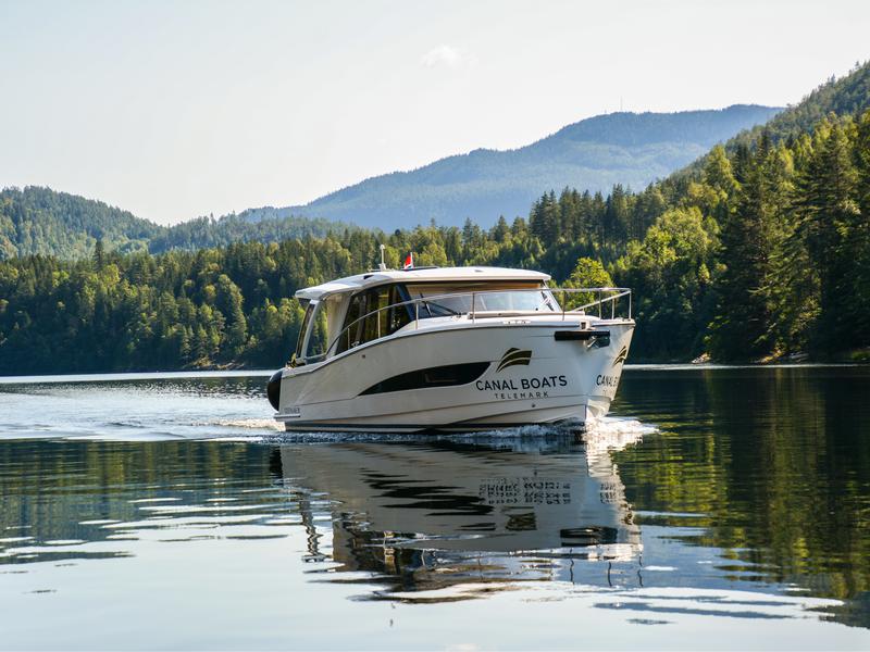 Book yachts online - motorboat - Greenline 39 - Helgeroa - rent
