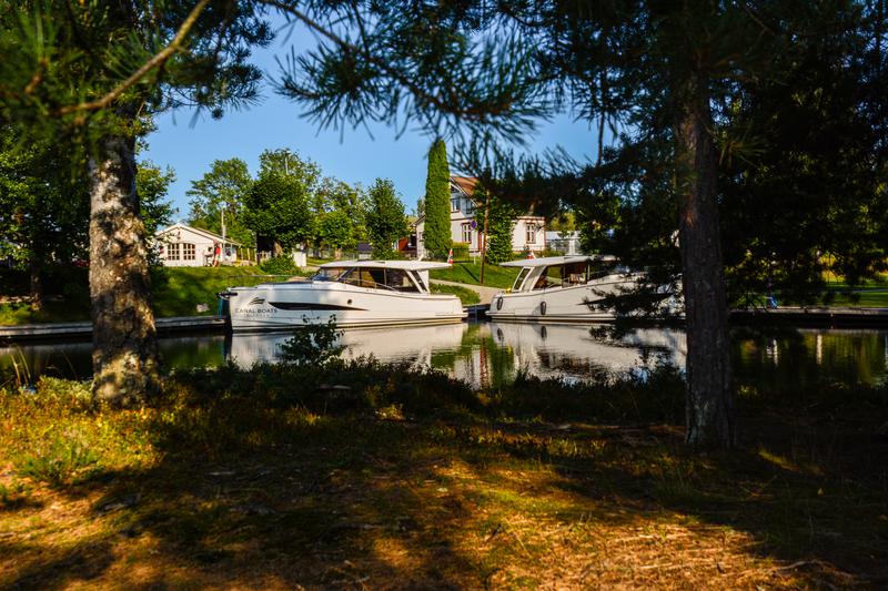 Book yachts online - motorboat - Greenline 39 - Skien - rent