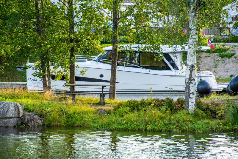 Book yachts online - motorboat - Greenline 39 - Skien - rent