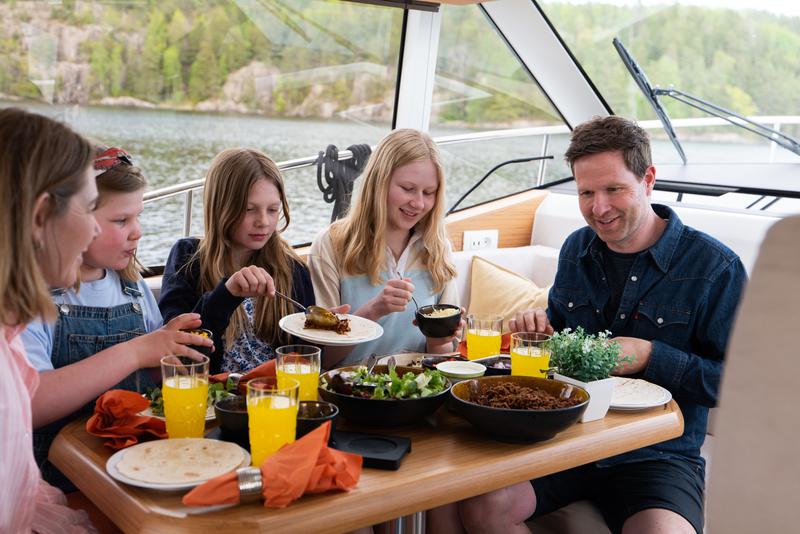 Book yachts online - motorboat - Greenline 39 - Skien - rent