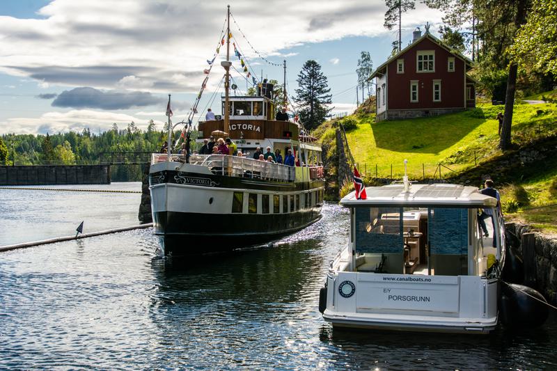 Book yachts online - motorboat - Greenline 39 - Skien - rent