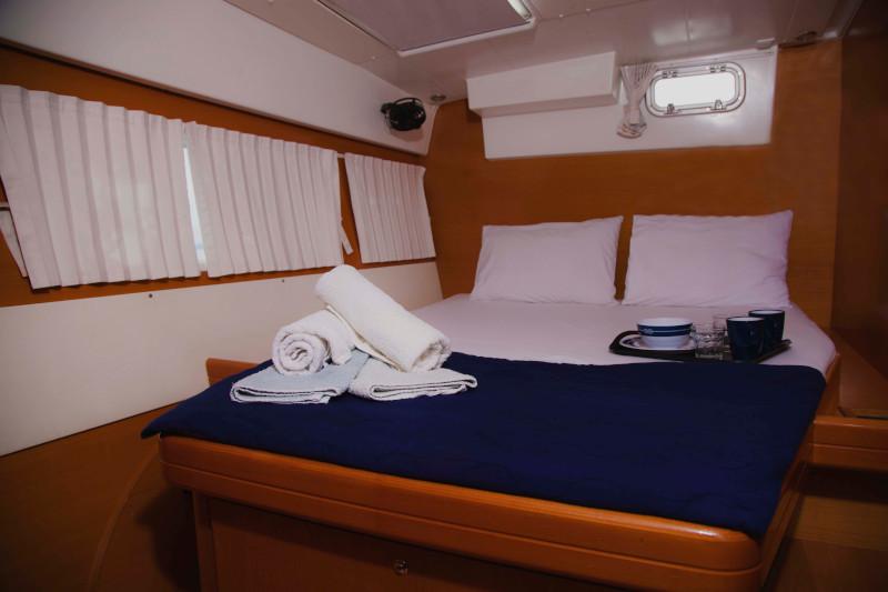 Book yachts online - catamaran - Lagoon 420 - Dynamis - rent