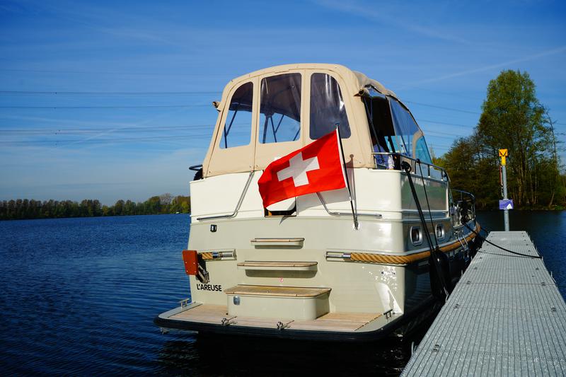 Book yachts online - motorboat - Linssen Classic Sturdy 35 AC - L'Areuse - rent