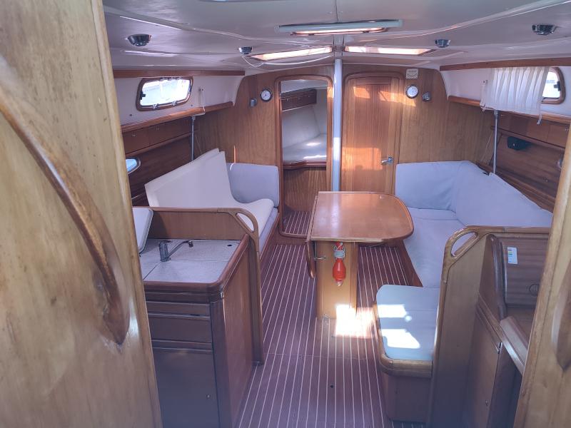 Book yachts online - sailboat - Bavaria 37 Cruiser - Big Blue Horizon - rent