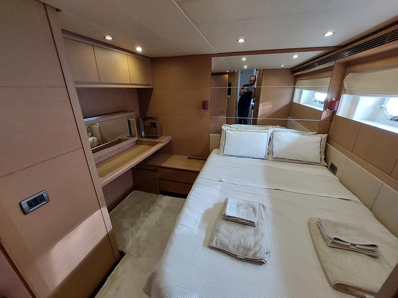 Book yachts online - motorboat - Evo Marine Deauville 760 - My Way  - rent