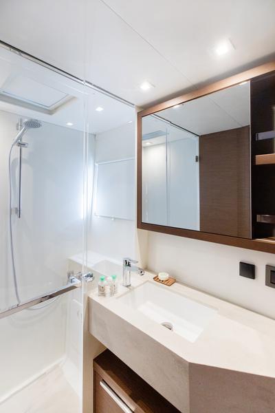 Book yachts online - catamaran - Lagoon 46 - Shanti - rent