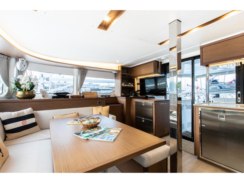 Book yachts online - catamaran - Lagoon 46 - Shanti - rent