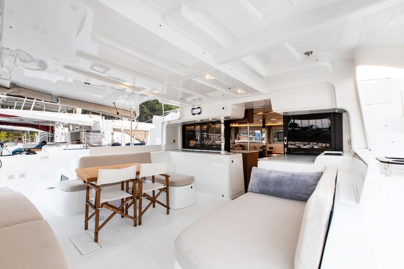 Book yachts online - catamaran - Lagoon 46 - Shanti - rent