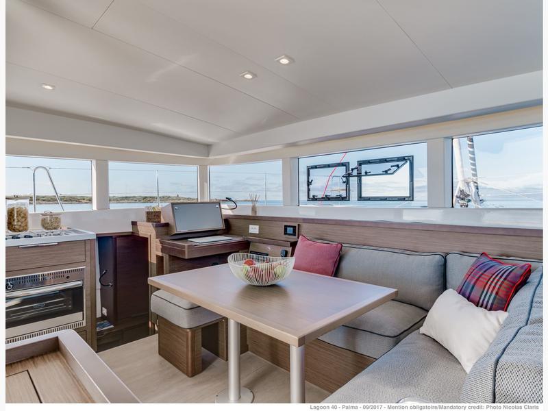 Book yachts online - catamaran - Lagoon 40 - Hayra - rent