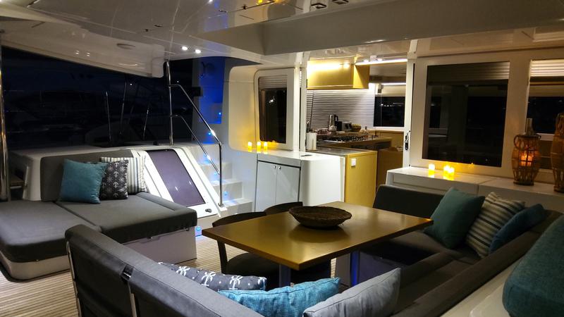 Book yachts online - catamaran - Lagoon 52 - Xena - rent