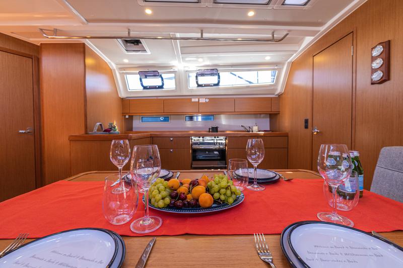 Book yachts online - sailboat - Bavaria Cruiser 46 - Just Be - rent