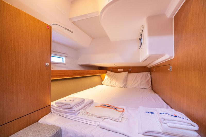 Book yachts online - sailboat - Bavaria Cruiser 46 - First Step - rent