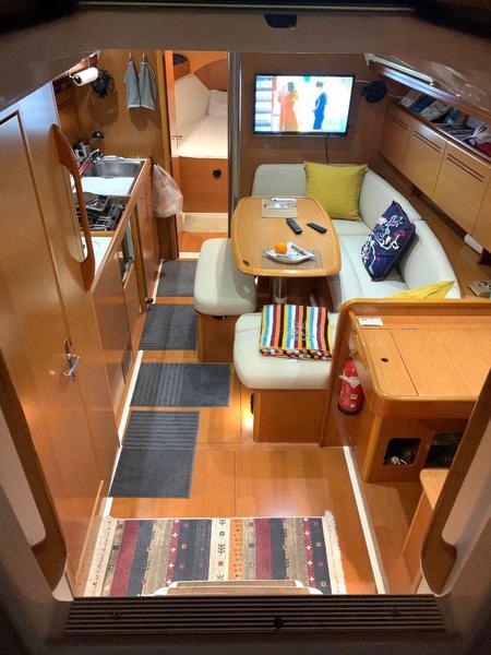 Book yachts online - sailboat - Cyclades 39.3 - Miss Aleyna - rent