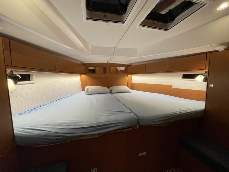 Book yachts online - sailboat - Bavaria 46 Cruiser - Amaris - rent