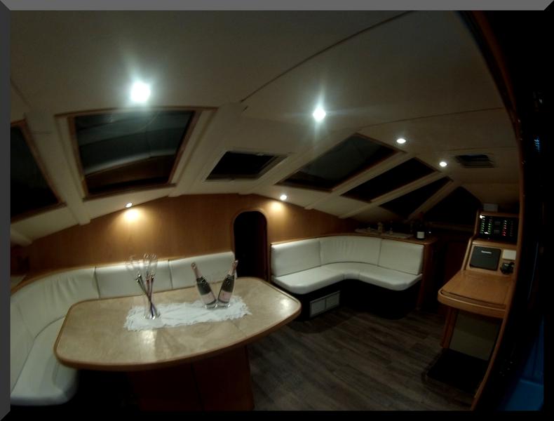 Book yachts online - catamaran - Privilege 51 - Montagu - rent
