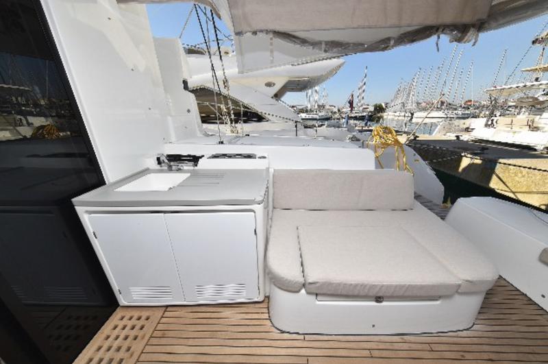 Book yachts online - catamaran - Lagoon 50 - LUX - rent