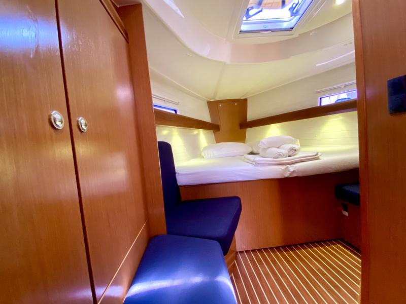 Book yachts online - sailboat - Bavaria Cruiser 40 - Priceless - rent