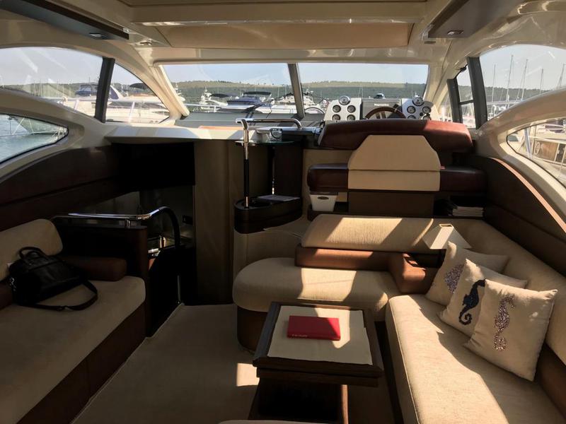 Book yachts online - motorboat - Azimut 43 S - Ambra - rent