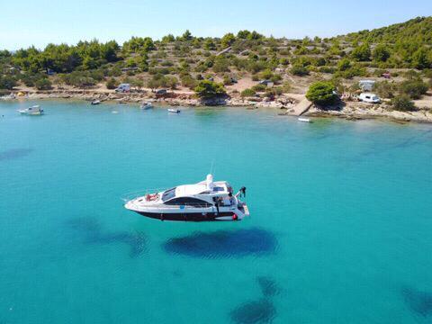 Book yachts online - motorboat - Azimut 43 S - Ambra - rent