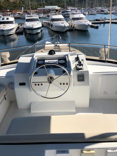 Book yachts online - motorboat - Yaretti 2110 - La Belle  - rent