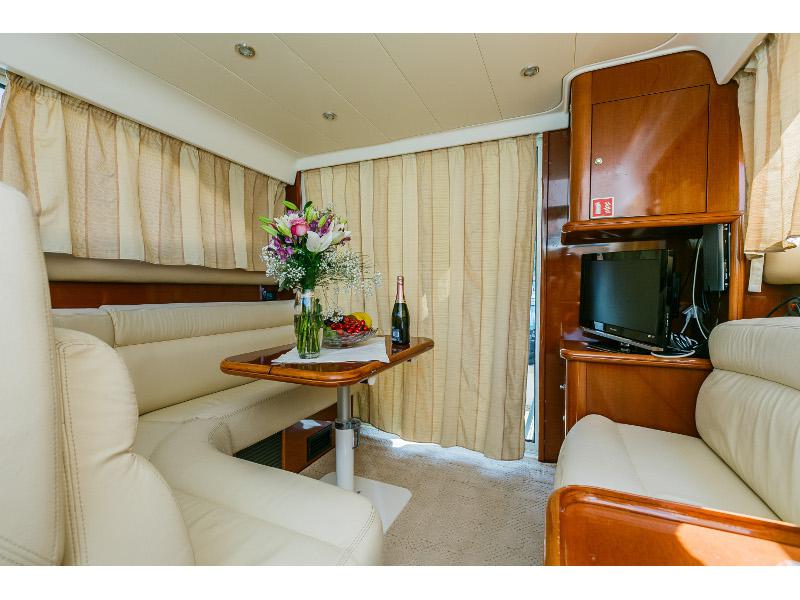 Book yachts online - motorboat - Jeanneau Prestige 36 Fly - Dodo - rent