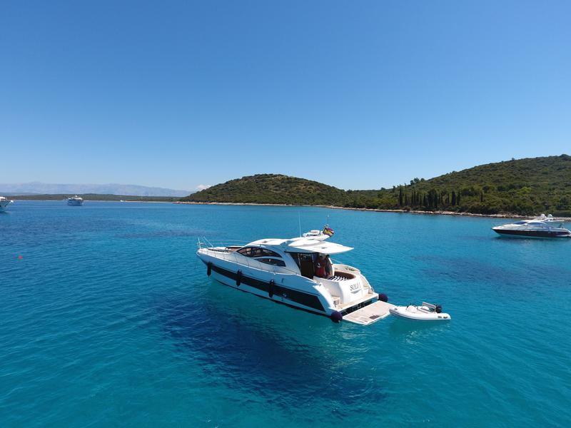 Book yachts online - motorboat - Alena 54 - Solo 1 - rent