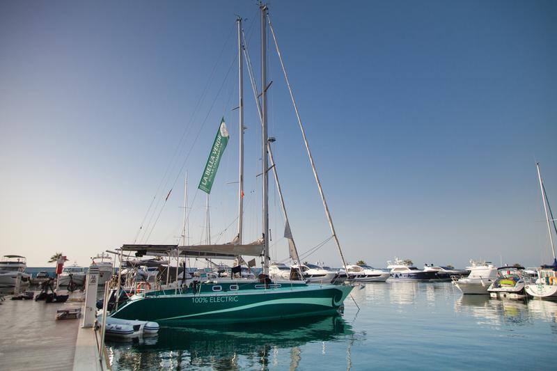Book yachts online - sailboat - Fortuna 40 - Sara of the Seas - rent