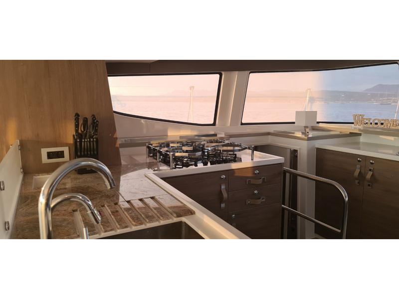 Book yachts online - catamaran - Bali 4.6 OPEN SPACE ( SOUNTLESS GENERATOR , WATER MAKER , SOLAR PANEL , A/C 6 UNITS , WATERMAKER, DISHWASHER , BOTTLE WATER TO FREEZER ) - Amyntas - rent