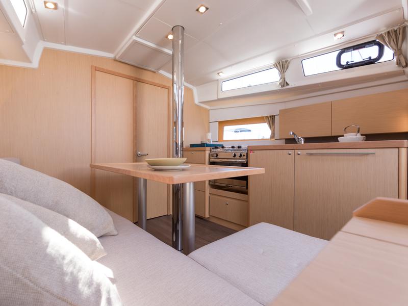 Book yachts online - sailboat - Oceanis 38.1 - Neo - rent