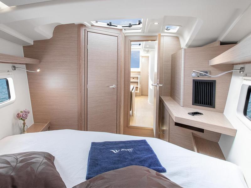 Book yachts online - sailboat - Hanse 418 - Dafne - rent