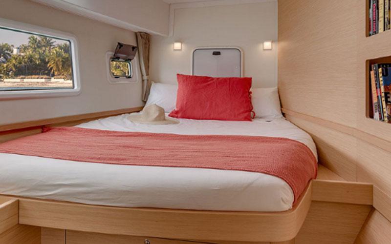 Book yachts online - catamaran - Lagoon 42 - 4 Cabin - Starz - rent