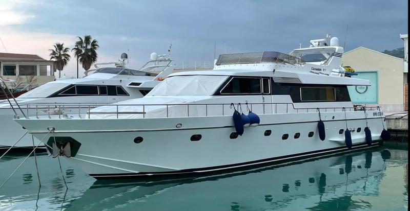 Book yachts online - motorboat - Canados 24 - Felicità - rent