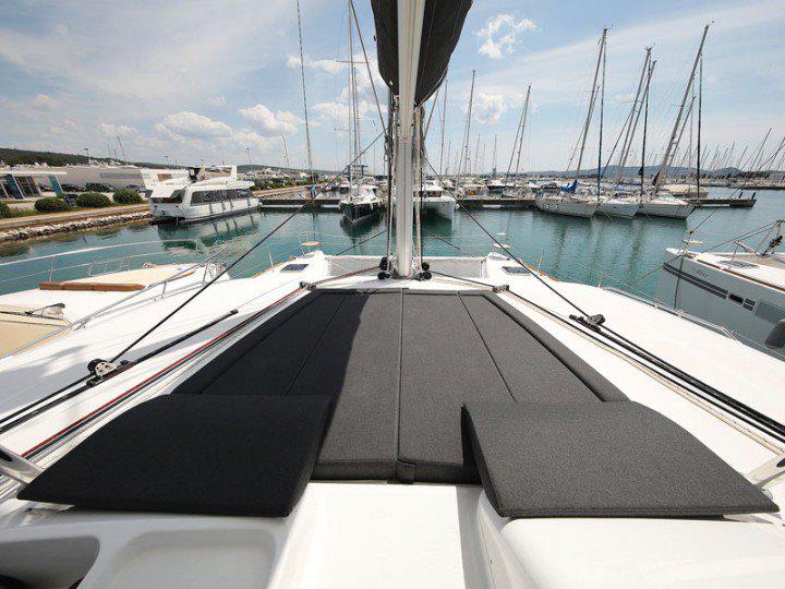 Book yachts online - catamaran - Lagoon 450  Fly - Albachiara - rent