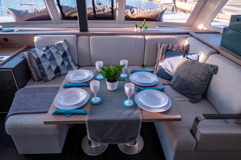 Book yachts online - catamaran - Fountaine Pajot Isla 40 - Artemis  - rent