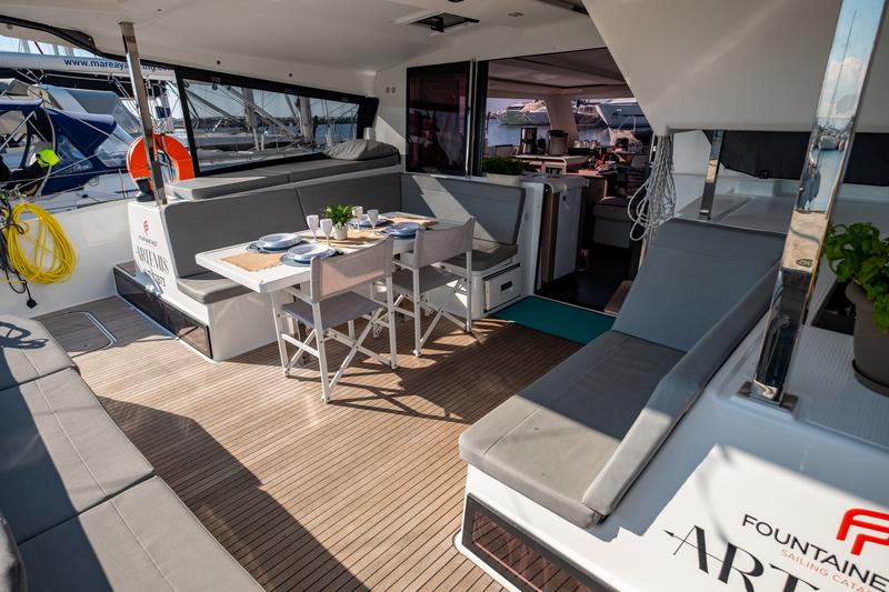 Book yachts online - catamaran - Fountaine Pajot Isla 40 - Artemis  - rent