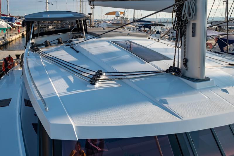 Book yachts online - catamaran - Fountaine Pajot Isla 40 - Artemis  - rent