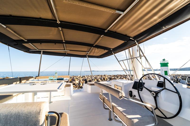 Book yachts online - catamaran - Bali 5.4 - Signature Vision (2022) - rent