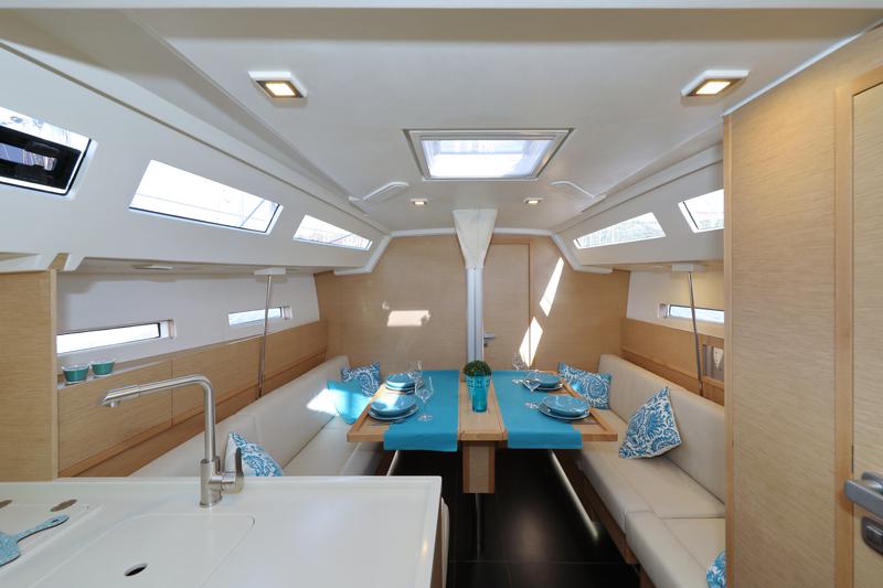 Book yachts online - sailboat - More 40 - Larthia - rent
