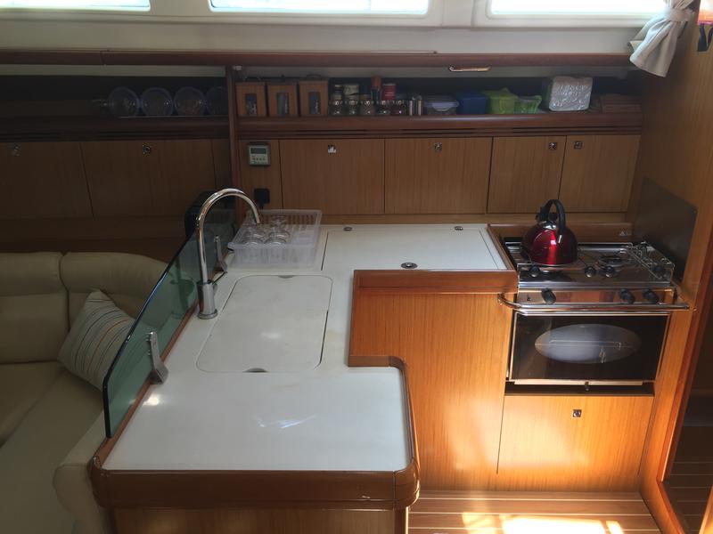 Book yachts online - sailboat - Sun Odyssey 42 i - TEMPO - rent