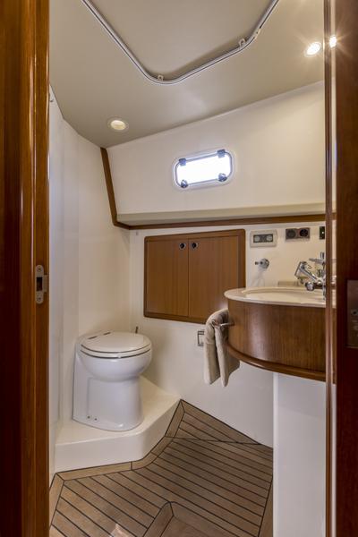 Book yachts online - motorboat - Belliure 44 MY - ROBUSTO - rent