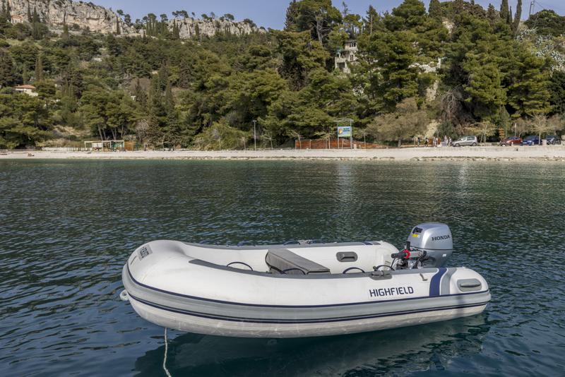 Book yachts online - motorboat - Belliure 44 MY - ROBUSTO - rent